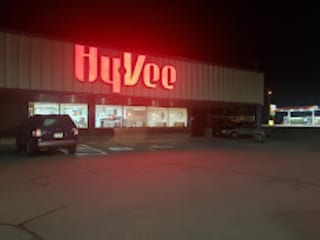Hy Vee Food Store