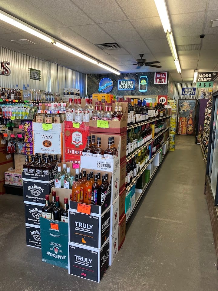 Macs Liquor