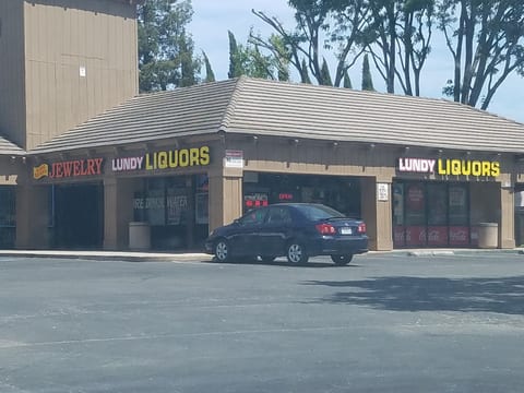 Lundy Liquors