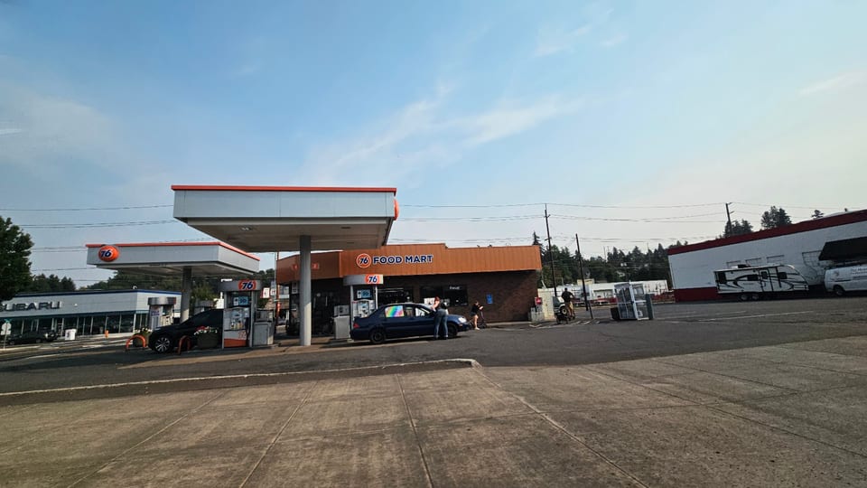 76-Oregon City/ Easy Mart