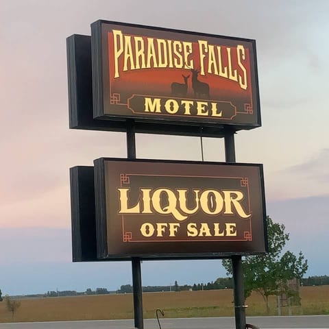 Paradise Falls Motel