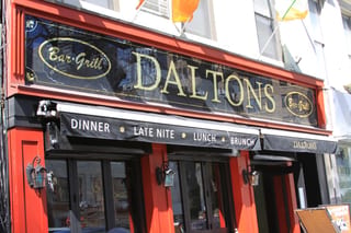 Daltons Bar & Grill