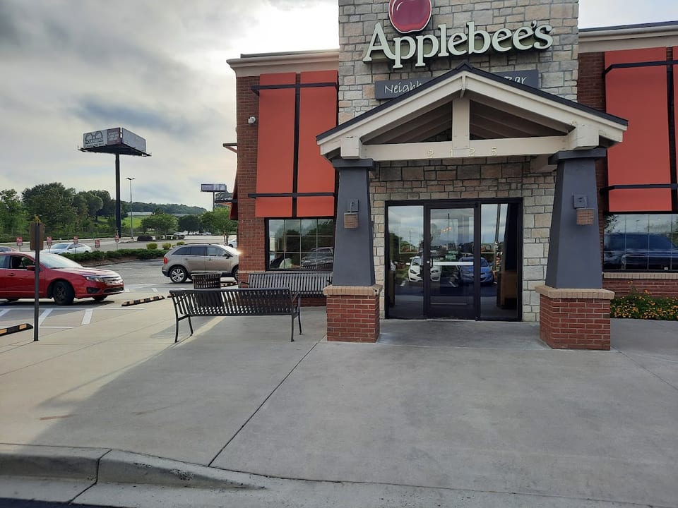 Applebees Neighborhood Grill & Bar