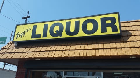 Reggies Liquor