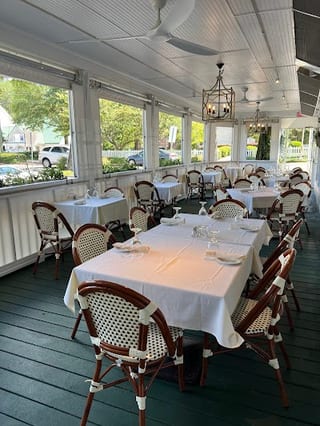Old Vinings Inn Pub