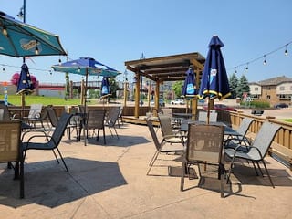 Shoreside Bar & Grill