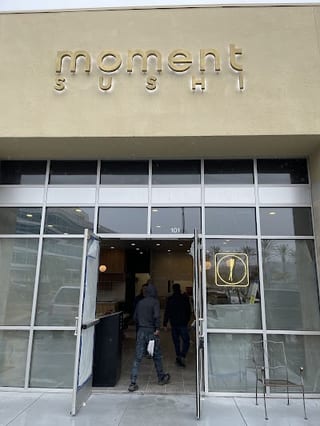 Moment Sushi