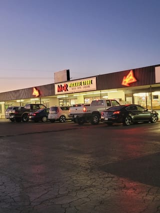 M & R Package Store