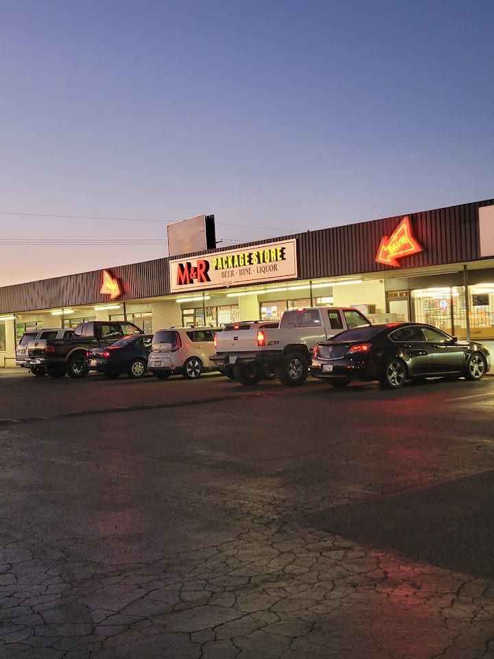 M & R Package Store
