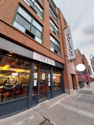 Vinas Wine & Tapas