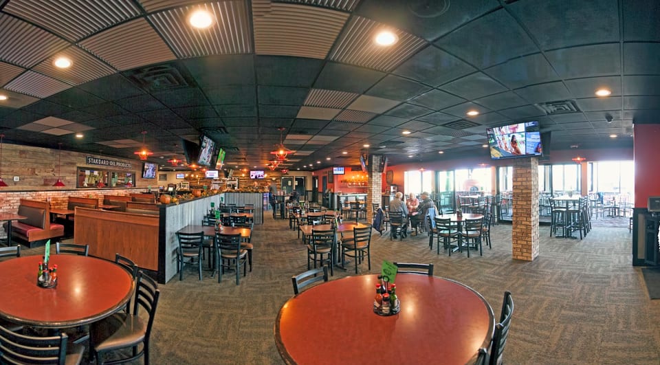 Wagon Wheel Bar