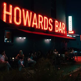 Howards Bar & Club