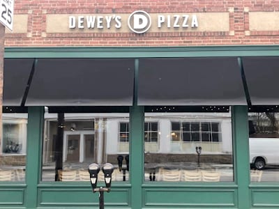 Deweys Pizza