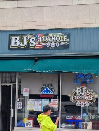 Bj S Foxhole