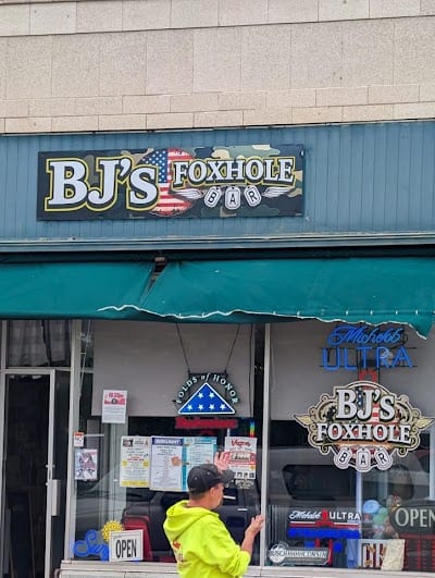 Bj S Foxhole
