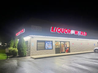 Liquor & Smoke World