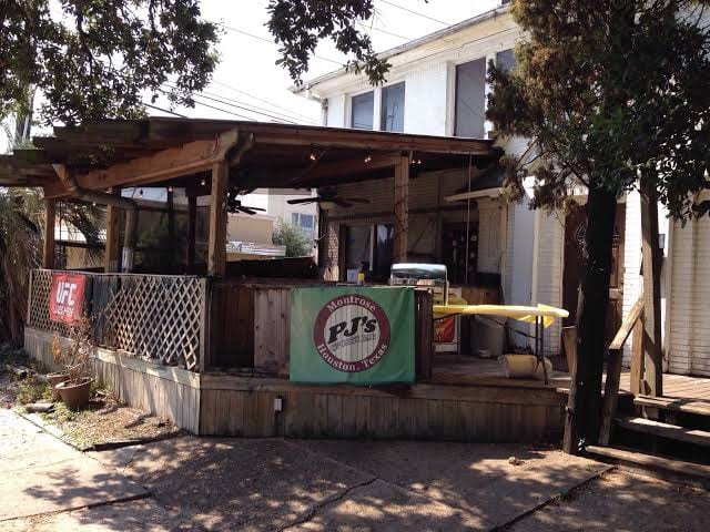 P J S Sports Bar