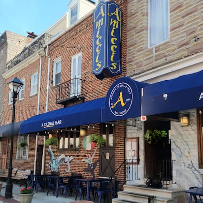 Amiccis Restaurant