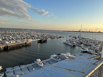 Charleston Harbor Resort (chs)