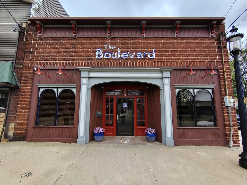 Boulevard Tavern