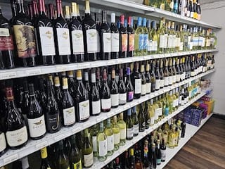 Larrys Liquors
