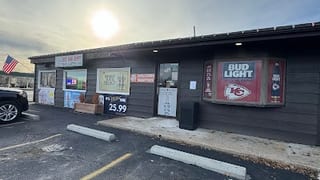 CORNER LIQUOR STORE