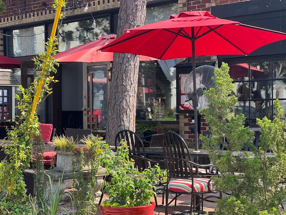 Ashtens Restaurant