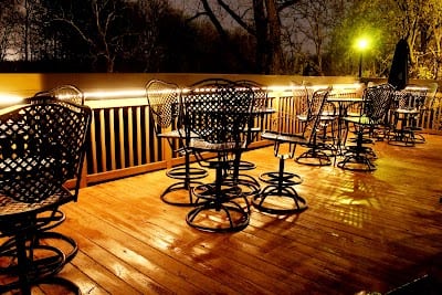 Curlys Village Inn