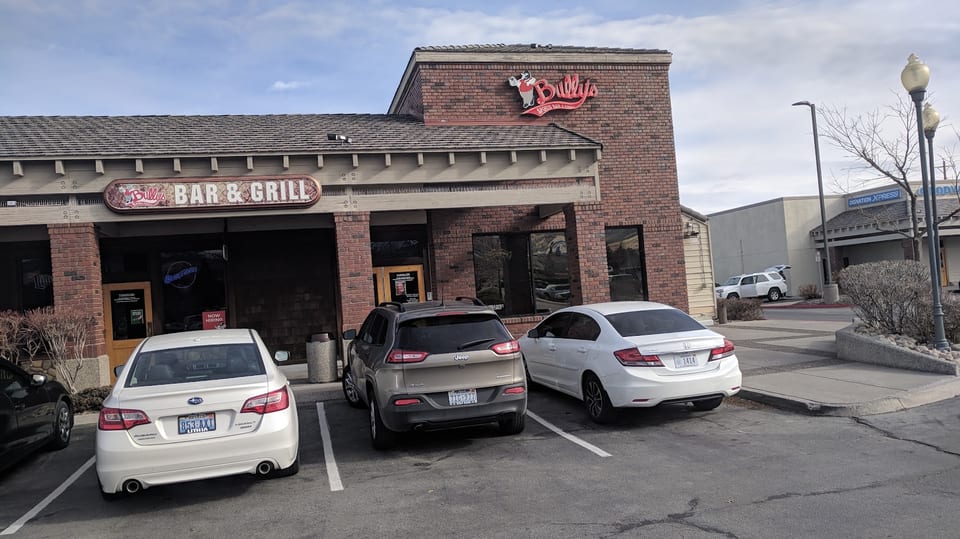 Bullys Sports Bar & Grill