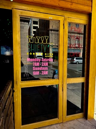 Shiftys Corner Dive