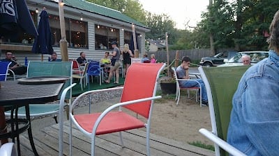 Rozzis Lakeshore Tavern