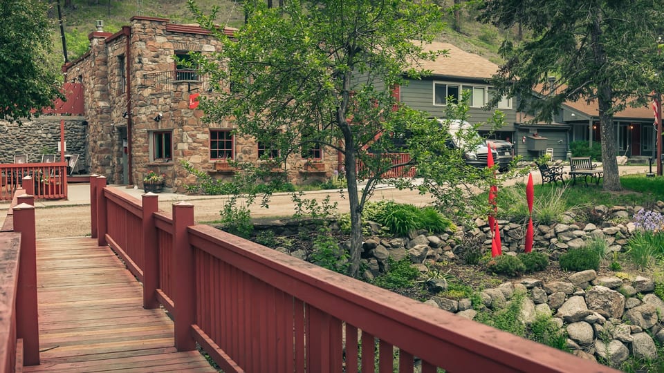Boulder [A]dventure Lodge