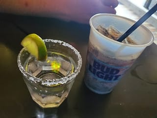 Buster Bellys Bar & Deli