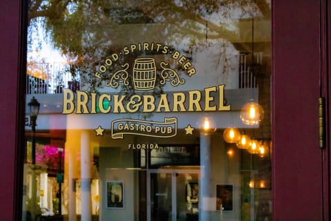 Brick & Barrel