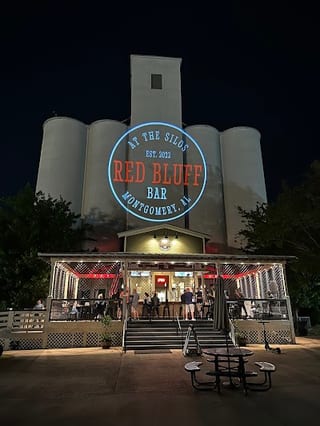 Red Bluff Bar At The Silos