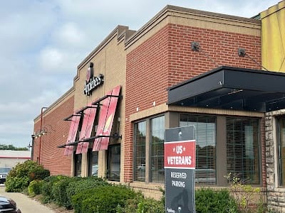 Applebees Neighborhood Grill & Bar