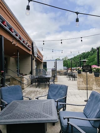 Hals Bar & Grill