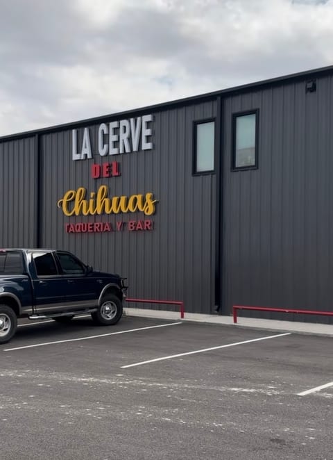 La Cerve Del Chihuas Beer & Food