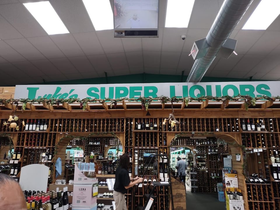 Luke's Super Liquors W.Yarmouth