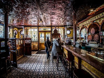 Crown Liquor Saloon