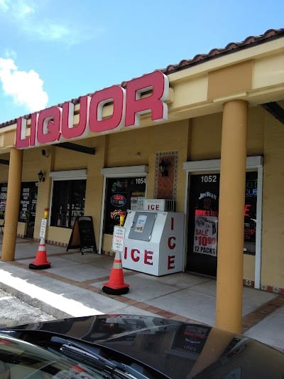 La Casa Liquors