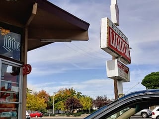 Mugs Liquors