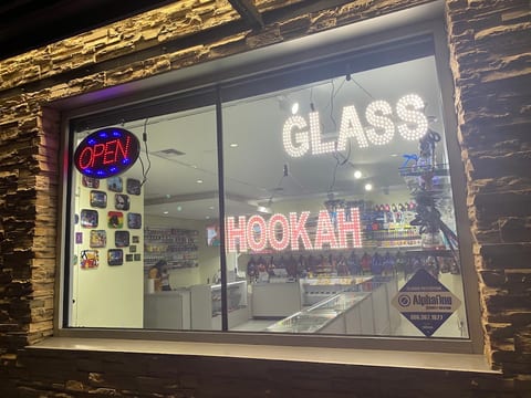 D Zone Smoke Shop