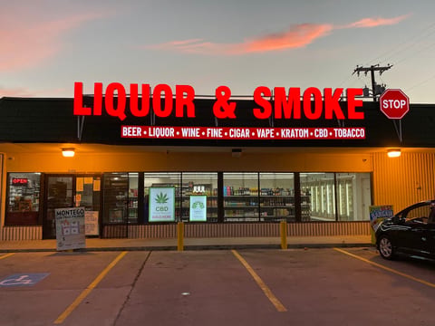 Liquor & Smoke Stop