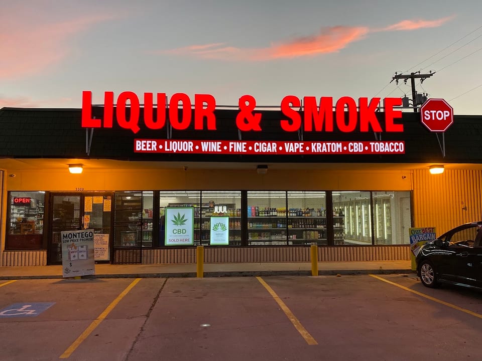 Liquor & Smoke Stop
