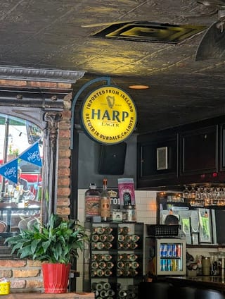 Ollies Public House