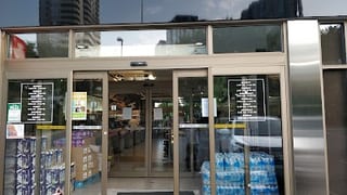 Marcheleo's Marketplace- Bay Street