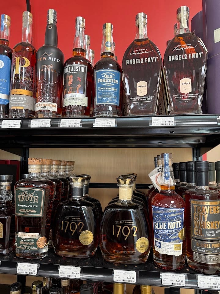 Skip's Beer Wine & Liquor (Lakeline)
