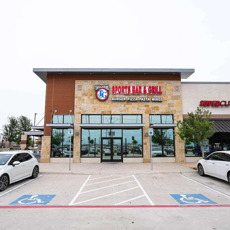 Tailgaters Sports Bar & Grill