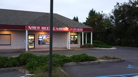 Nofo Beer & Smoke